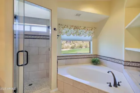 Bath - 1334 E Voltaire Ave, Phoenix, AZ 85022 photo 2 of 4