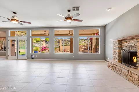 Living - 1334 E Voltaire Ave, Phoenix, AZ 85022 photo 5 of 8