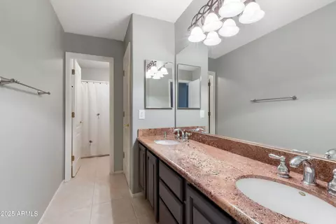 Bath - 1334 E Voltaire Ave, Phoenix, AZ 85022 photo 4 of 4