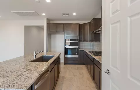 Kitchen - 1272 W Treasure Trl, Apache Junction, AZ 85120 photo 2 of 2