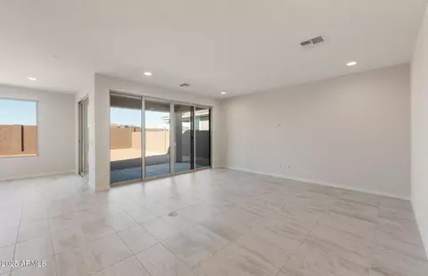 Living - 1272 W Treasure Trl, Apache Junction, AZ 85120 photo 2 of 5