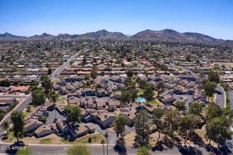 View/Area - 256 E Betty Elyse Ln, Phoenix, AZ 85022 photo 3 of 3