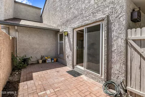 Exterior - 256 E Betty Elyse Ln, Phoenix, AZ 85022 photo 3 of 4