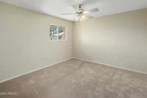 Bedroom - 256 E Betty Elyse Ln, Phoenix, AZ 85022 photo 4 of 6
