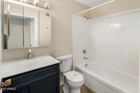 Bath - 256 E Betty Elyse Ln, Phoenix, AZ 85022 photo 1 of 2