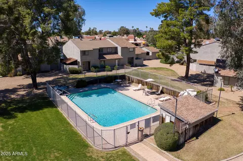 Exterior - 256 E Betty Elyse Ln, Phoenix, AZ 85022 photo 4 of 4