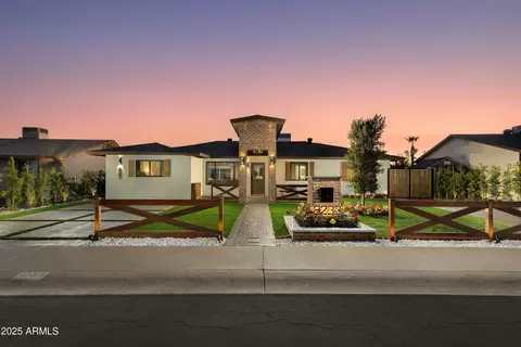 8233 E Hubbell St, Scottsdale, AZ 85257