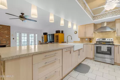 5165 E Tunder Dr, Phoenix, AZ 85044 photo 9