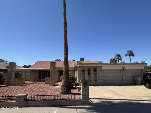 8632 N 48 Dr, Glendale, AZ 85302