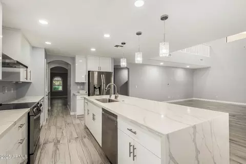 Kitchen - 3535 E Crescent Way, Gilbert, AZ 85298 photo 3 of 5