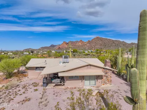 Exterior - 1325 E Tonto St, Apache Junction, AZ 85119 photo 3 of 4