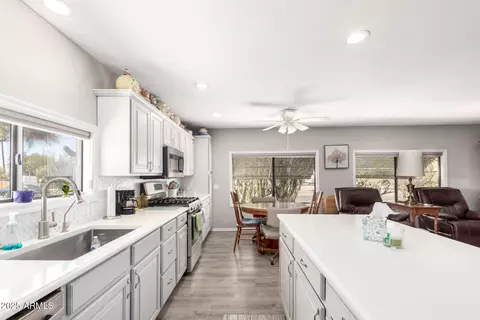 601 S Pinal Dr, Apache Junction, AZ 85120 photo 5