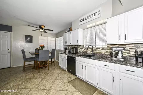 2307 E Chipman Rd, Phoenix, AZ 85040 photo 3