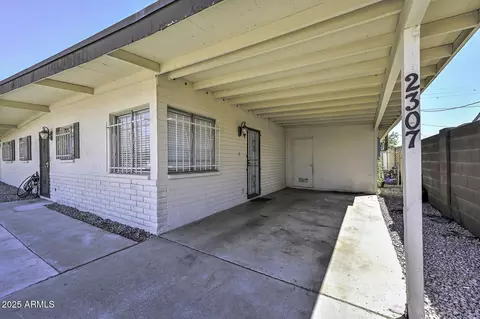 2307 E Chipman Rd, Phoenix, AZ 85040 photo 2