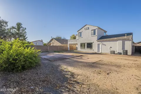 Exterior - 3933 W Sandra Ter, Phoenix, AZ 85053 photo 2 of 3