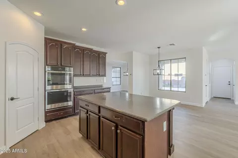 Kitchen - 3933 W Sandra Ter, Phoenix, AZ 85053 photo 2 of 4