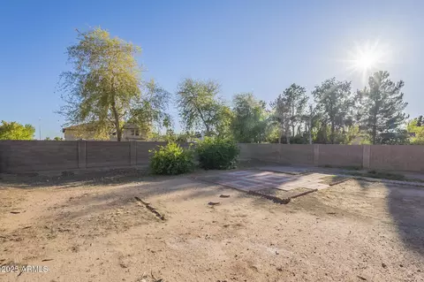 Exterior - 3933 W Sandra Ter, Phoenix, AZ 85053 photo 3 of 3