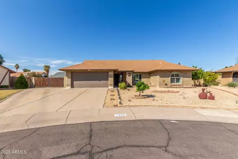 7542 W Dahlia Dr, Peoria, AZ 85381