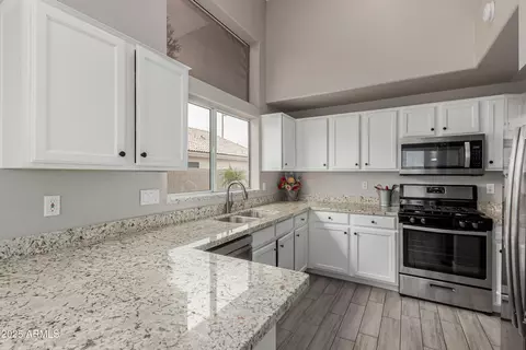 Kitchen - 6014 E Sayan Cir, Mesa, AZ 85215 photo 2 of 3
