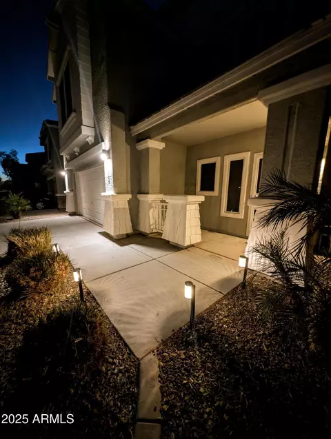 4122 W Carter Rd, Phoenix, AZ 85041 photo 2
