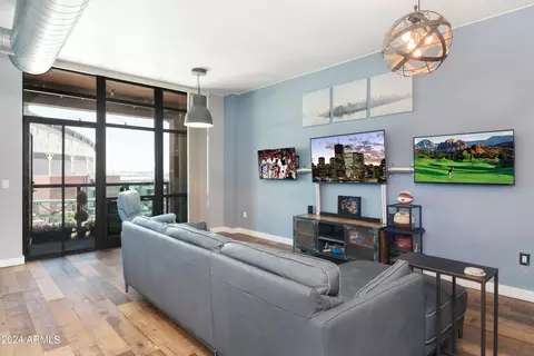 310 S 4th St #707, Phoenix, AZ 85004