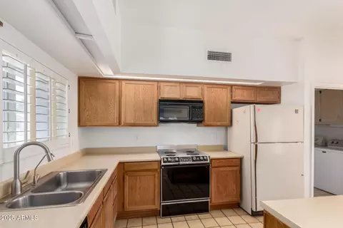 930 E Citation Ln, Tempe, AZ 85284 photo 18