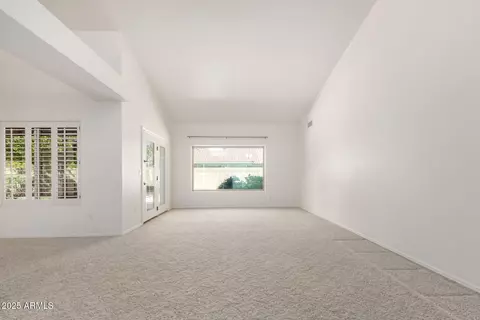 930 E Citation Ln, Tempe, AZ 85284 photo 11