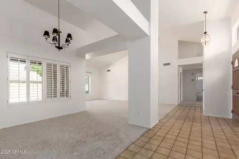 930 E Citation Ln, Tempe, AZ 85284 photo 17