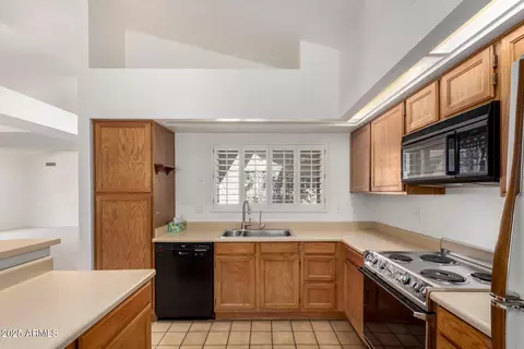 930 E Citation Ln, Tempe, AZ 85284 photo 7