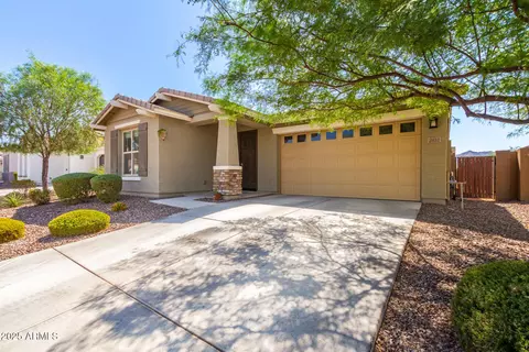 Exterior - 2831 W Carson Rd, Phoenix, AZ 85041 photo 2 of 3