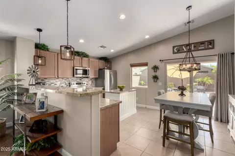 2169 E Gillcrest Rd, Gilbert, AZ 85298 photo 6