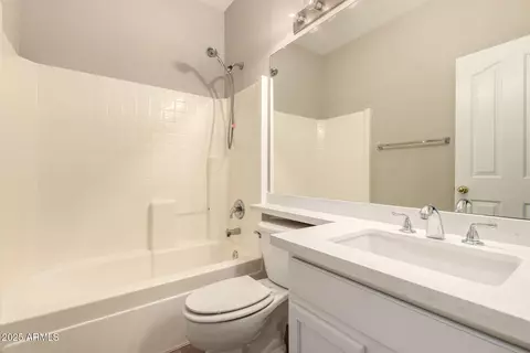 Bath - 3871 E Ironhorse Rd, Gilbert, AZ 85297 photo 2 of 2