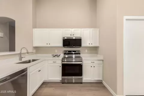 Kitchen - 3871 E Ironhorse Rd, Gilbert, AZ 85297 photo 2 of 3