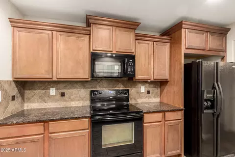Kitchen - 1854 S Seton Ave, Gilbert, AZ 85295 photo 4 of 4