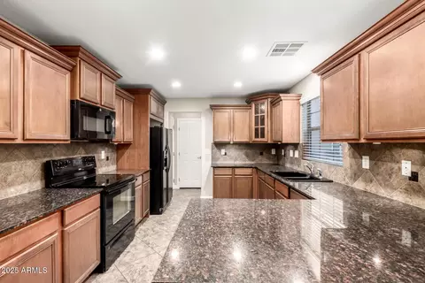 Kitchen - 1854 S Seton Ave, Gilbert, AZ 85295 photo 2 of 4
