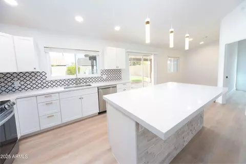 4038 E Wescott Dr, Phoenix, AZ 85050 photo 3