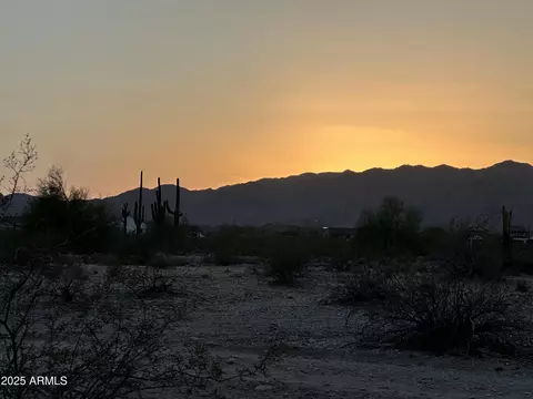 2 W Nnnnn W Meadowbrook Ave #5, Litchfield Park, AZ 85340