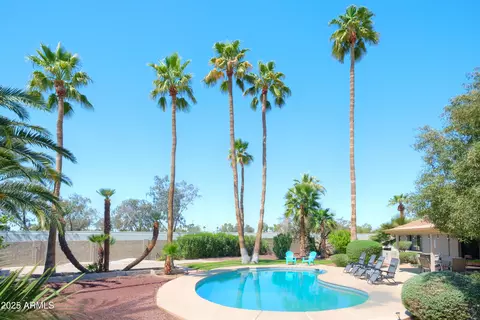 2652 S Cottonwood Dr, Tempe, AZ 85282