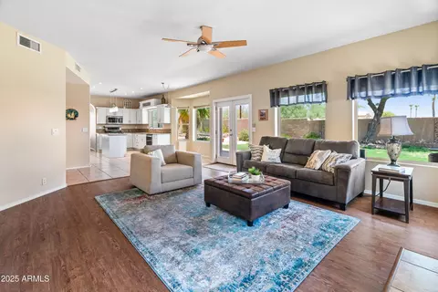 15055 S 40th Pl, Phoenix, AZ 85044 photo 5