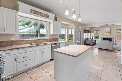 15055 S 40th Pl, Phoenix, AZ 85044 photo 3