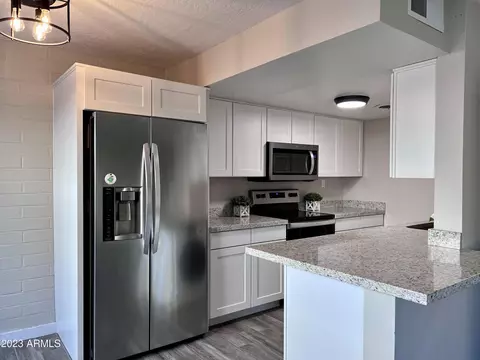 1013 N Granite Reef Rd, Scottsdale, AZ 85257