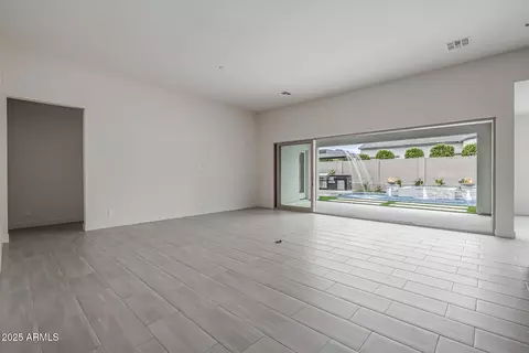 1294 E San Carlos Way, Gilbert, AZ 85298 photo 11