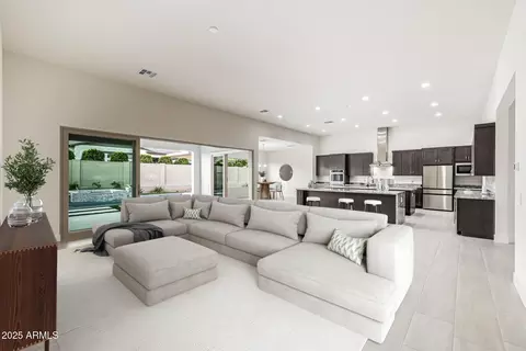 1294 E San Carlos Way, Gilbert, AZ 85298 photo 14