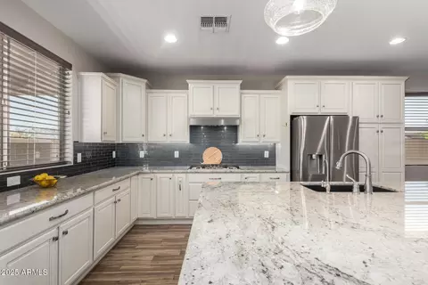 5665 S Inez Ct, Gilbert, AZ 85298 photo 9