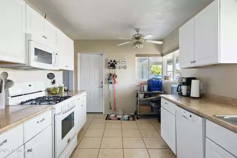 4332 E Calle Redonda St, Phoenix, AZ 85018 photo 12