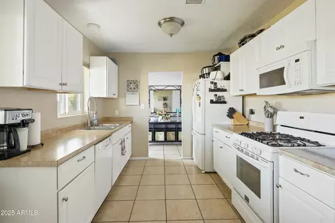 4332 E Calle Redonda St, Phoenix, AZ 85018 photo 14