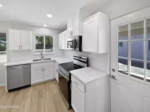 Kitchen - 2201 W Avalon Dr, Phoenix, AZ 85015 photo 2 of 2