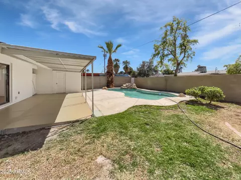 Exterior - 2201 W Avalon Dr, Phoenix, AZ 85015 photo 6 of 7