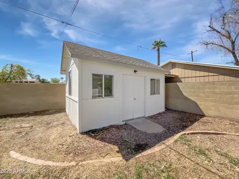 Exterior - 2201 W Avalon Dr, Phoenix, AZ 85015 photo 7 of 7