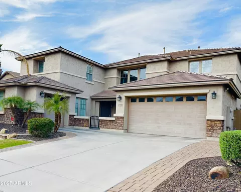 5622 W Cavedale Dr, Phoenix, AZ 85083